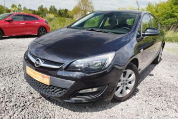 Opel Astra j 1.4 16v klima pds stan bdb gwarncja przebiegu